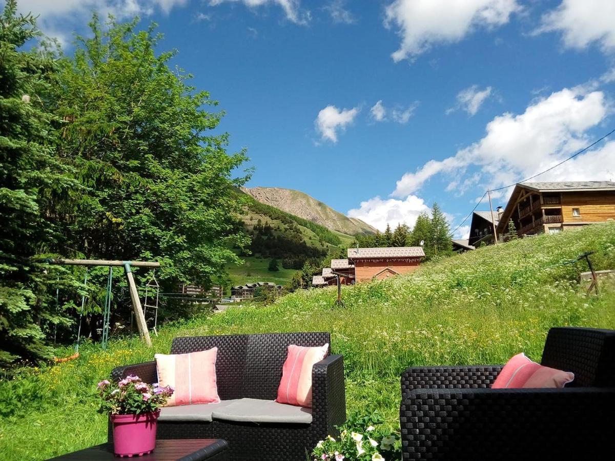 Hotel Restaurant La Source Алос Екстериор снимка