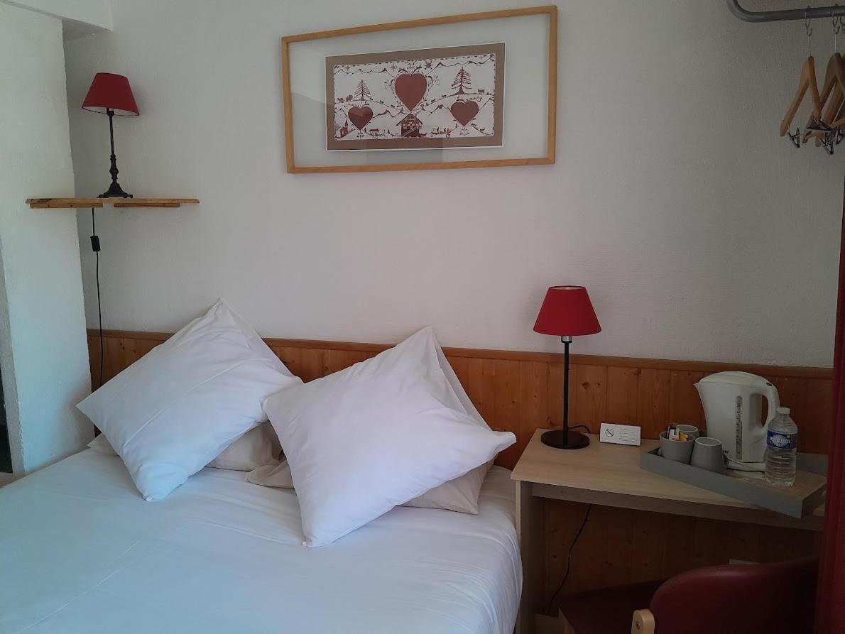 Hotel Restaurant La Source Алос Екстериор снимка