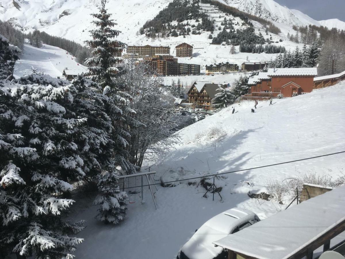 Hotel Restaurant La Source Алос Екстериор снимка
